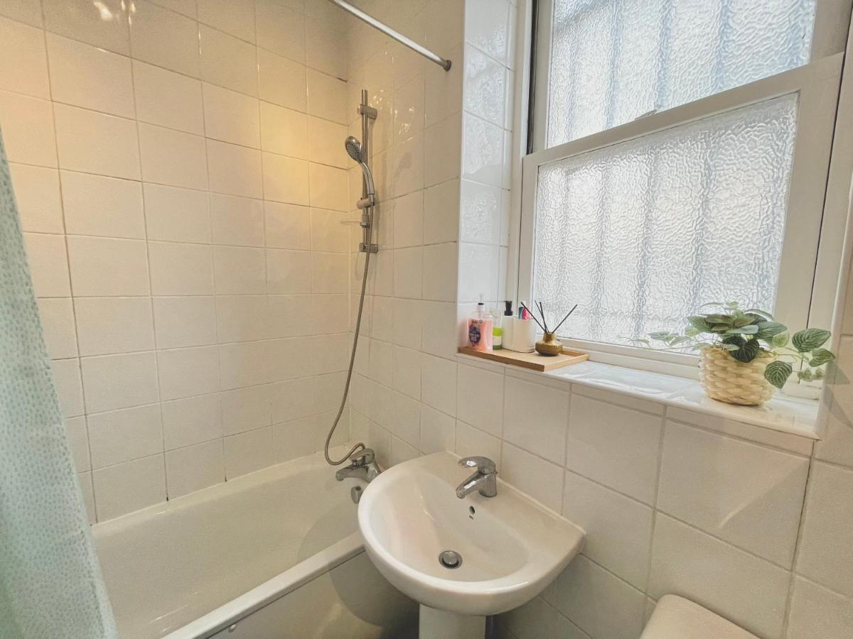 Archway Station Big Bedroom Flat Londyn Zewnętrze zdjęcie